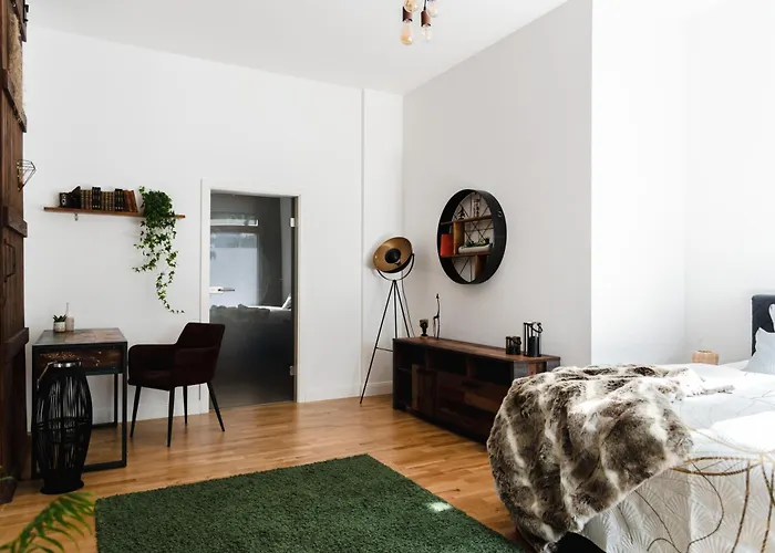 90sqm 2br Design Gem - Outdoor Terrace