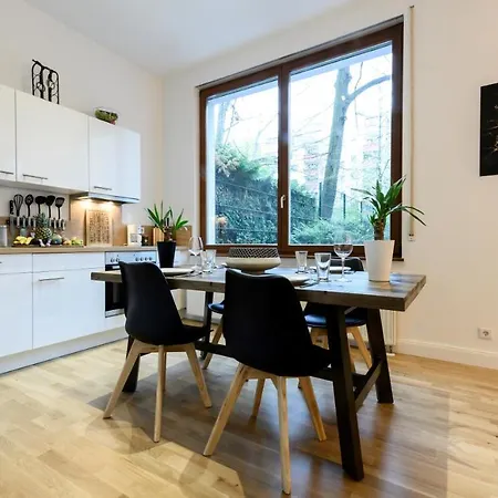 90sqm 2br Design Gem - Outdoor Terrace