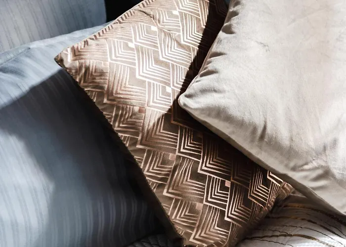 90sqm 2br Design Gem - Outdoor Terrace