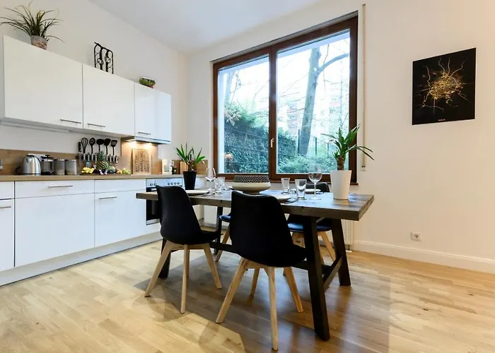 90sqm 2br Design Gem - Outdoor Terrace